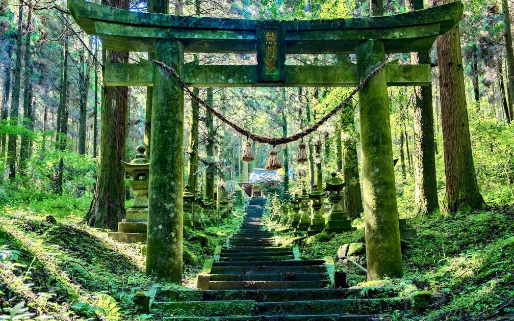 Carstay 上色見熊野座神社